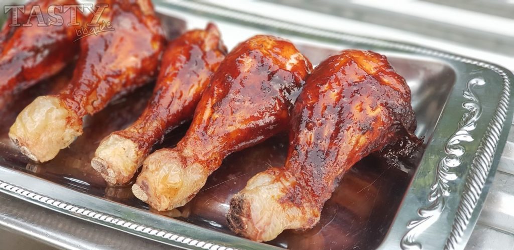 Chicken-Drumsticks eine alternative zu Schweinefleisch. Diese gibt es bei unserem American Barbecue vom Buffet.